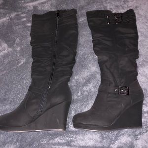 Heeled boots like new